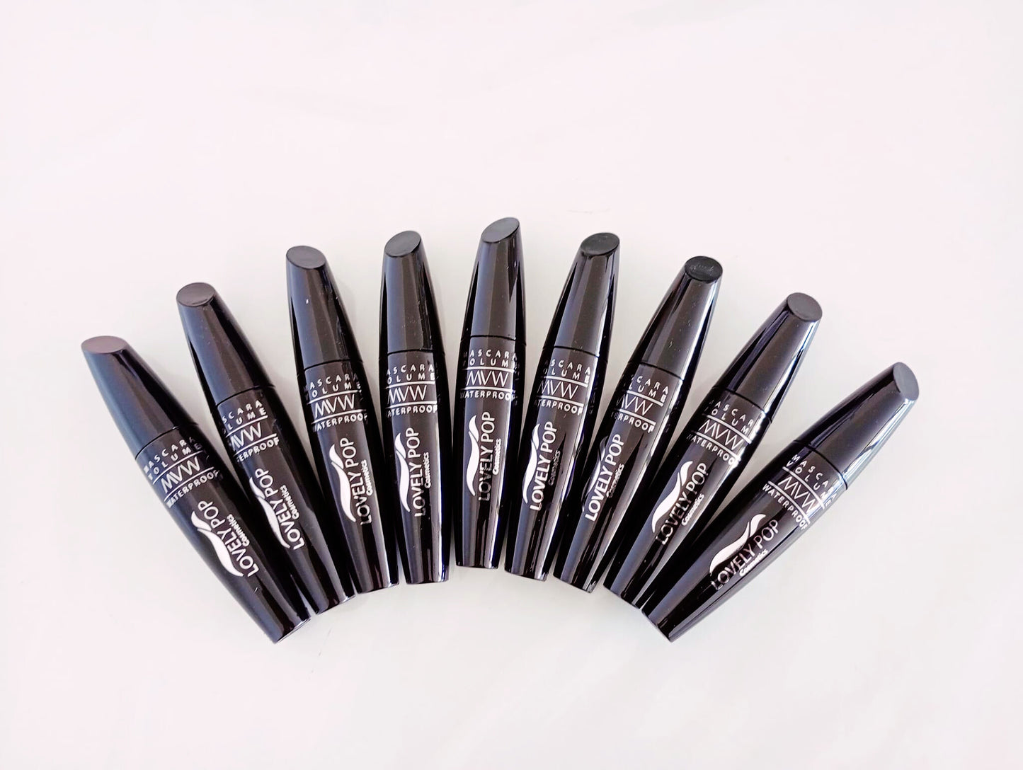 Mascara  noir volume waterproof Lovely pop